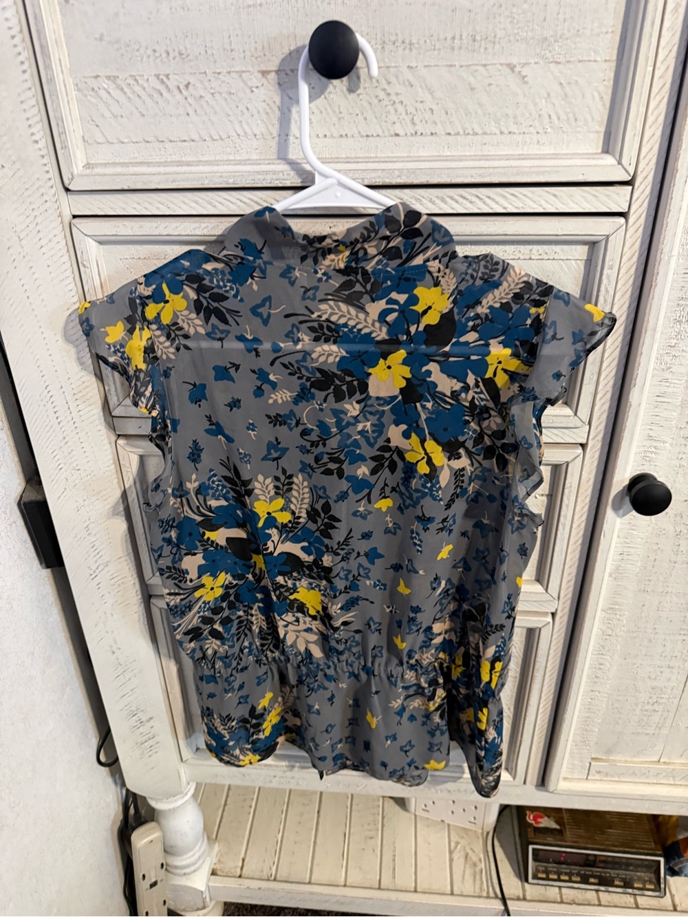 Floral Ruffle Sleeve Blouse in Gray with Blue and Yellow Flowers